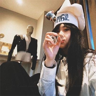 麻辣剪刀手海报
